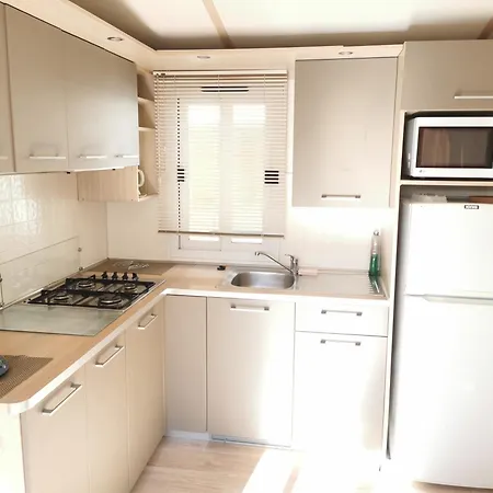 Campsite Mobil 6 Personnes Climatise . Port-la-Nouvelle