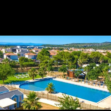 Κάμπινγκ Mobil 6 Personnes Climatise . *